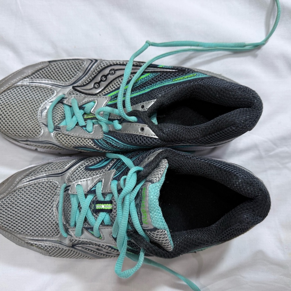 Saucony Women's Sneakers in Gray and Teal